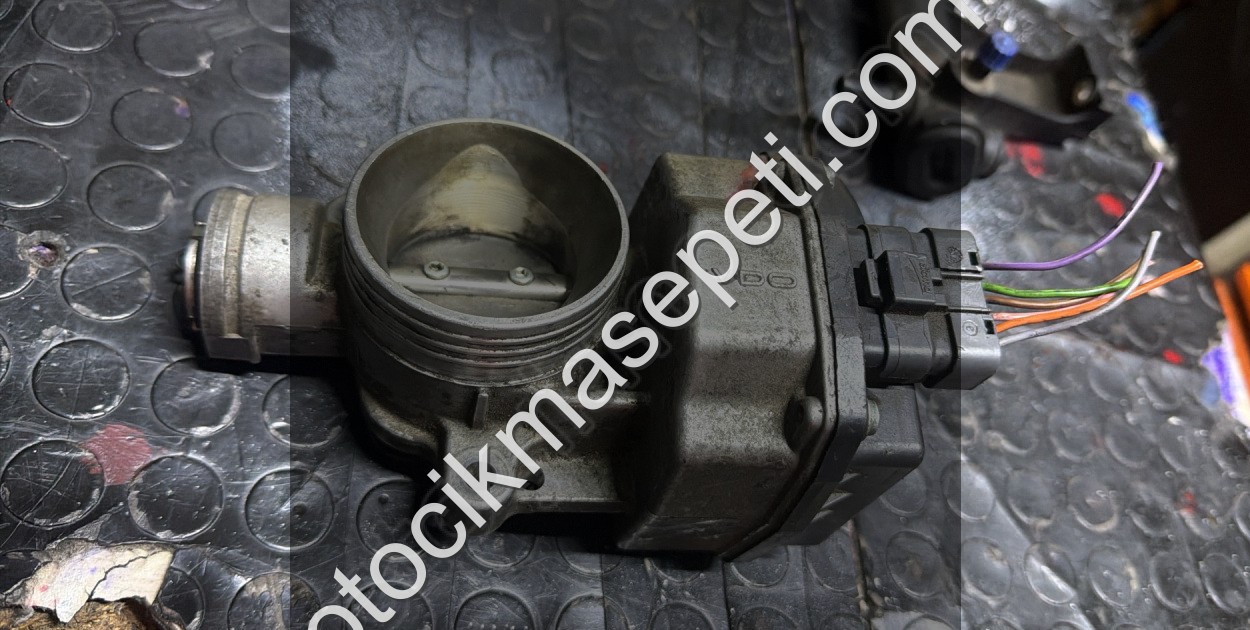 Peugeot 207 boğaz kelebeği