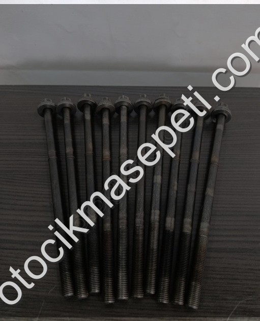 Opel Vectra B 2.0 DTI Silindir Kapak Saplamaları