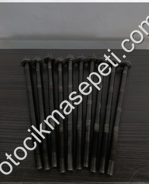 Opel Vectra B 2.0 DTI Silindir Kapak Saplamaları