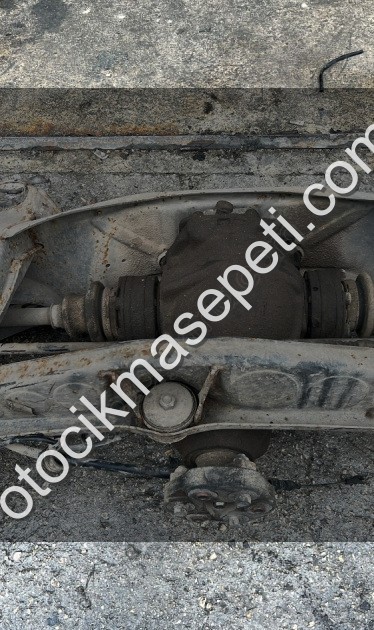 MERCEDES E200 ARKA DEFRANSİYEL ÇEVİK OTO ÇIKMA