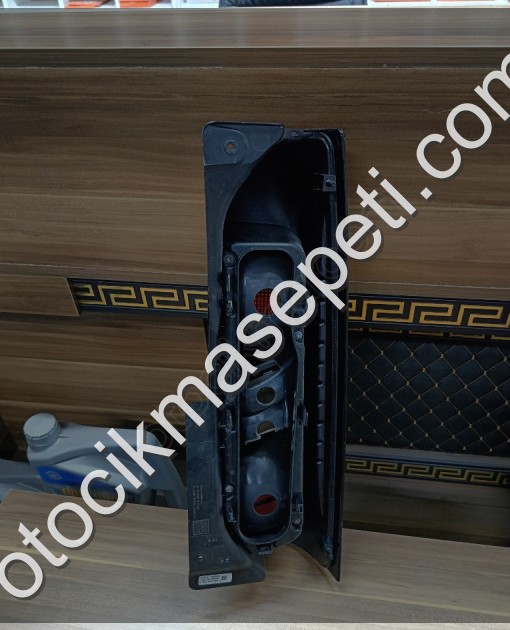 Ford Transıt Custom V710 Arka Stop Lambası Sol ve Sag (Duysuz)