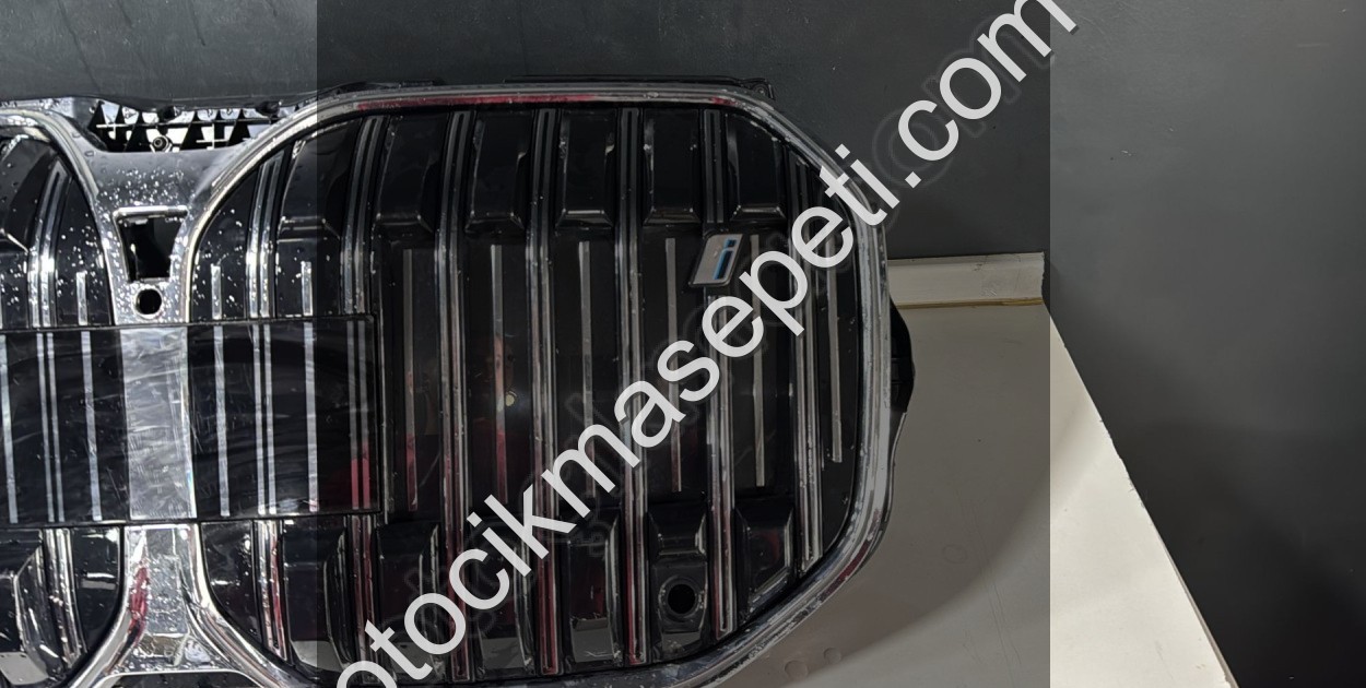 BMW 7 SERİ İ7 ÖN PANJUR PANJUR ARKASI MASKE 5A046F515
