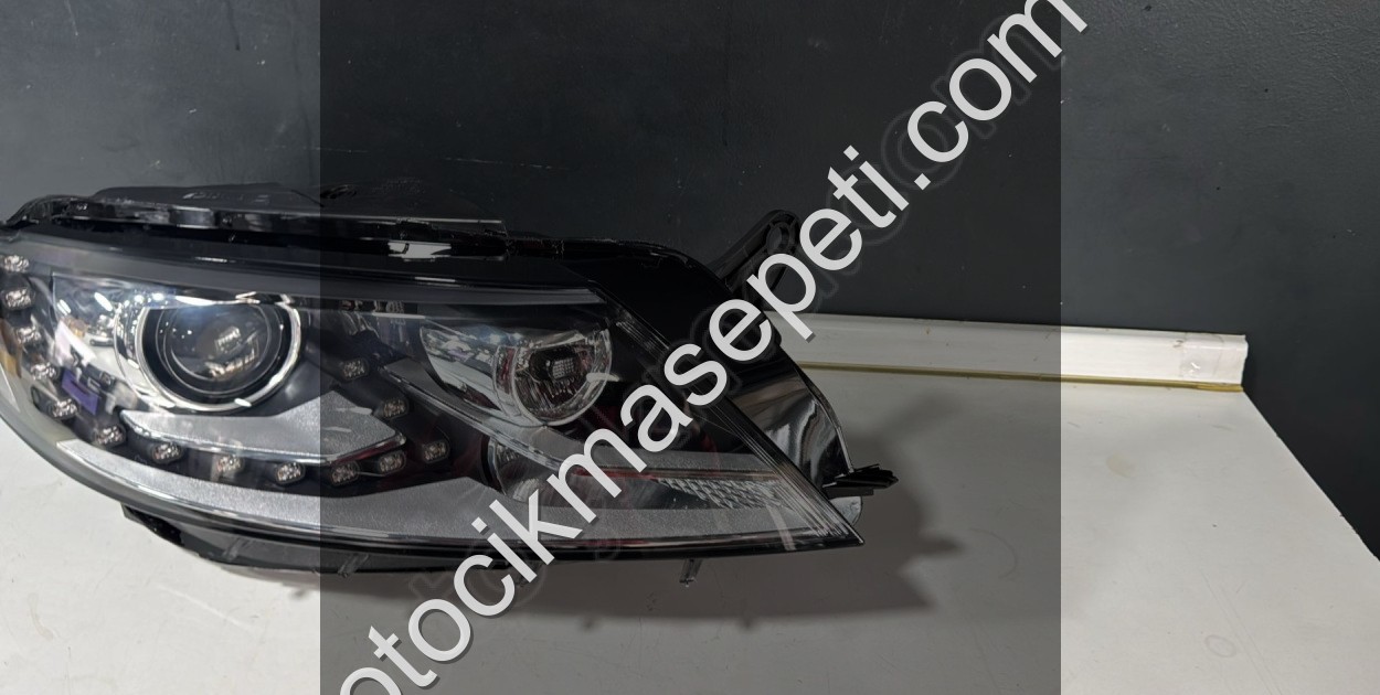 VOLKSWAGEN PASSAT CC LEDLİ MERCEKLİ XENON SAĞ FAR