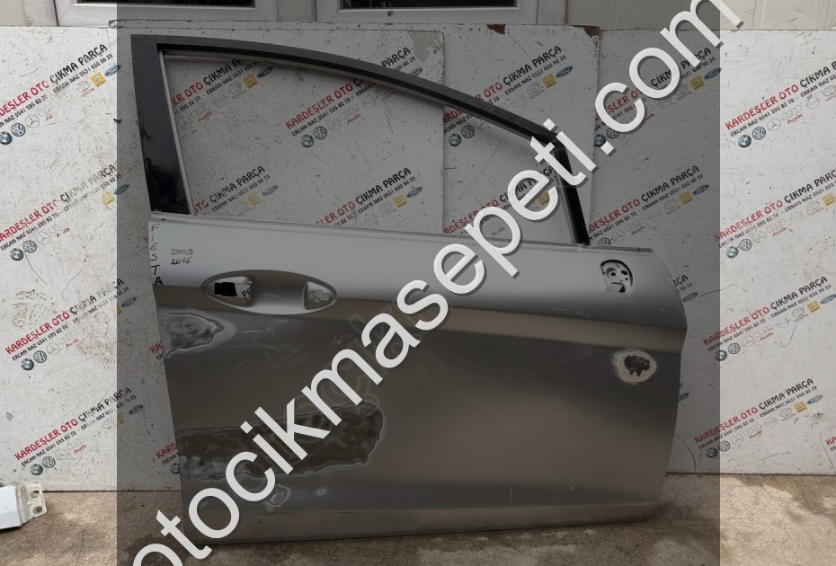 Ford Fiesta sağ ön kapı (az hasarlı) 2009 2016