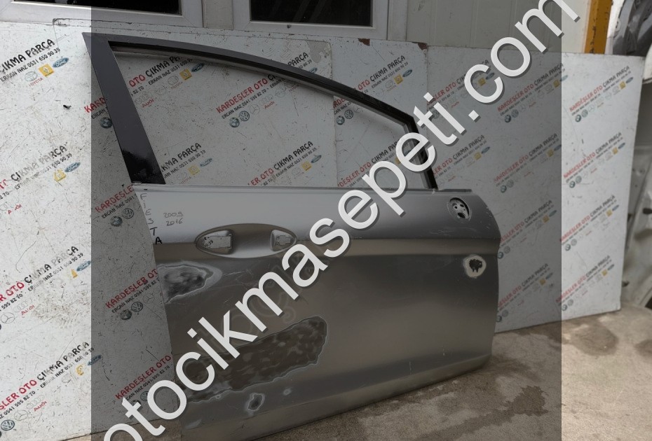 Ford Fiesta sağ ön kapı (az hasarlı) 2009 2016