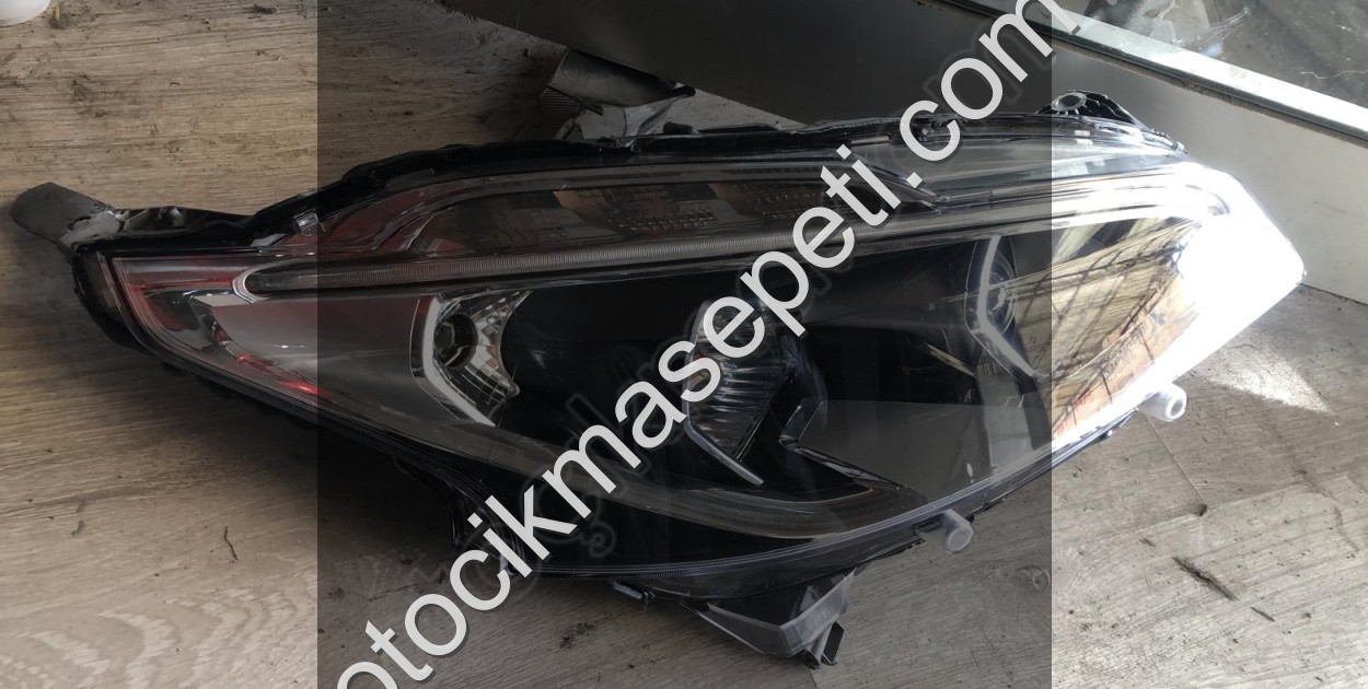 Peugeot 208 sag far çıkma yedek parça