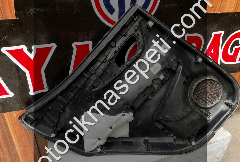 Nissan Qashqai J11 Sağ Arka Kapı İçi Plastiği   822922-4EA1A