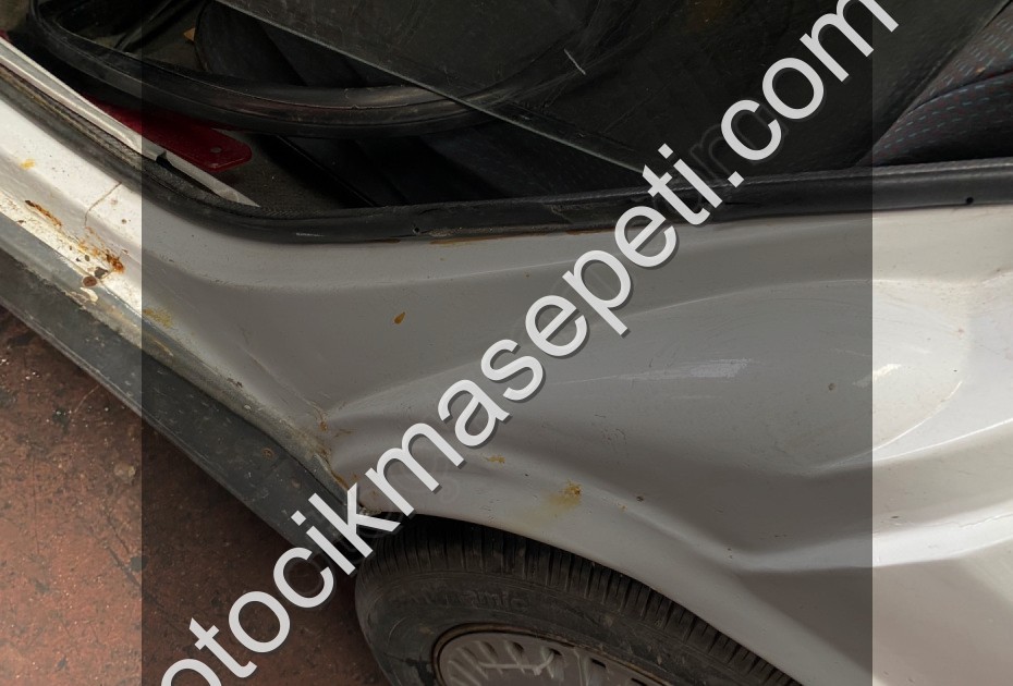 Renault 12 toros kesme sol arka Çamurluk