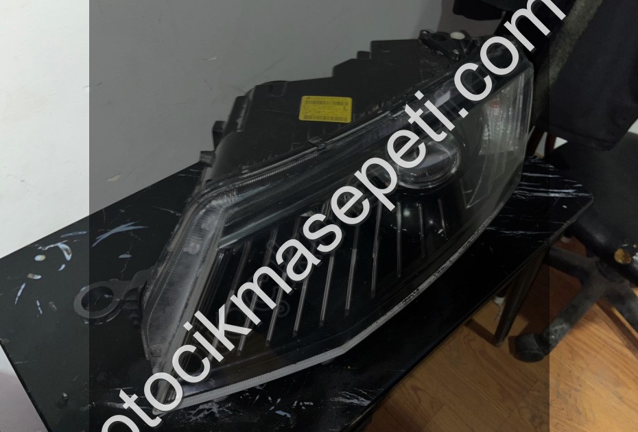 SKODA OCTAVİA SOL ÖN FAR 2013-2017 ÇIKMA ORİJİNAL 5E1 941 015 B