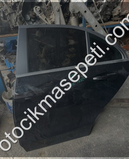 MERCEDES W205 SOL ARKA KAPI OTO FEDAİ