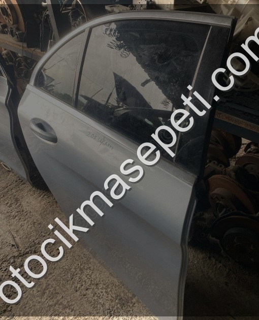 MERCEDES W205 SAĞ ARKA KAPI OTO FEDAİ