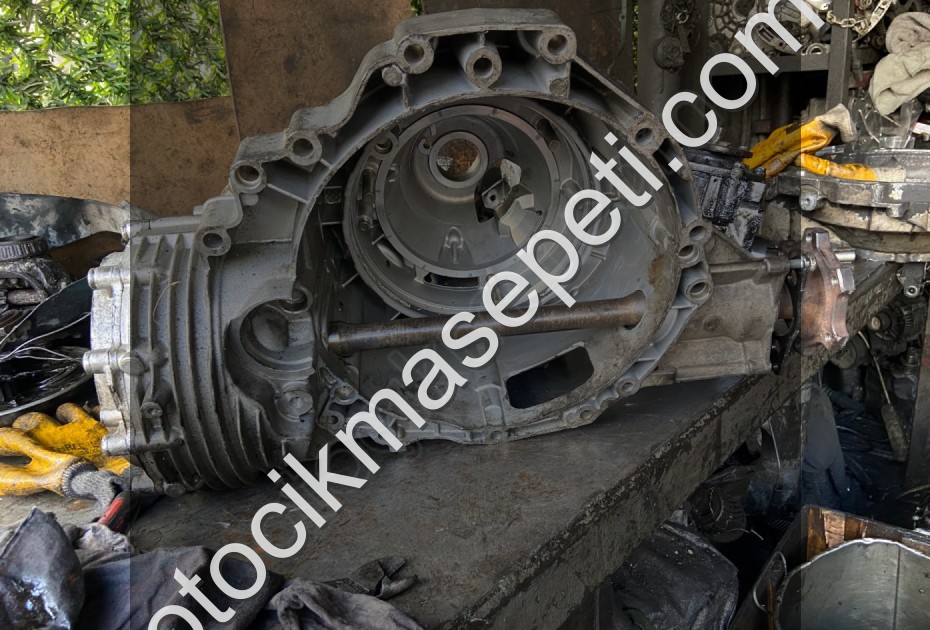 Audi a4 b8 8ileri multitronic ayna Martu orjinal çıkma