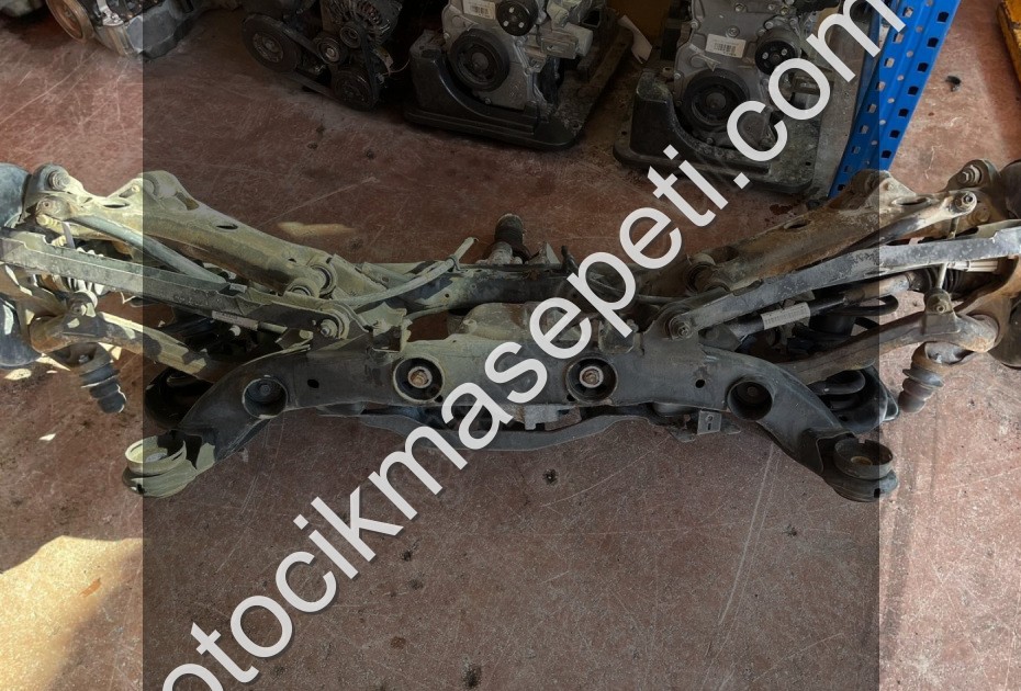 VOLVO XC90 D5 ARKA DEFRANSİYEL 2.4 DİZEL 2005-2010 P31325348