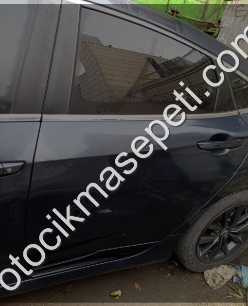 HONDA CİVİC SAĞ ARKA  KAPI ÇIKMA ORJİNAL YEDEK PARÇA