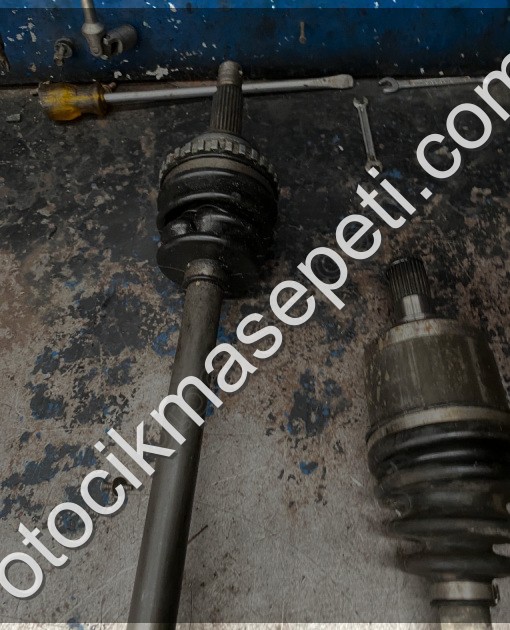 Hyundai Excel çıkma aks akis