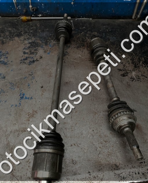 Hyundai Excel çıkma aks akis