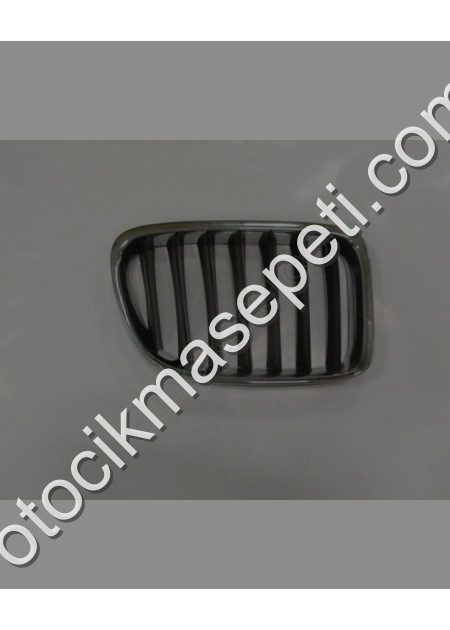 Bmw X1 E84 Ön Panjur Sağ Nikelajlı Iç Petekleri Siyah Adet Oem No