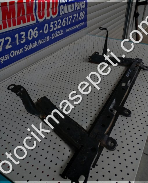 RENAULT CLIO 4 DİZEL OTOMOTIK ALT BEŞİK TRAVERS-DÜZCE ÇIKMA