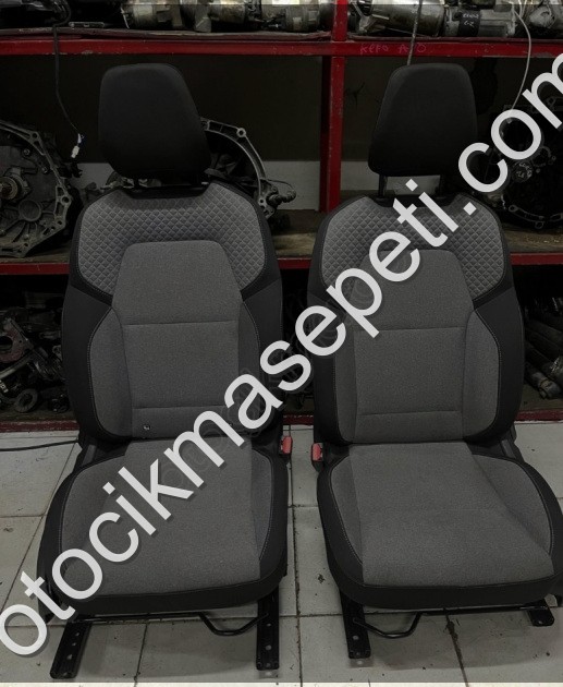 CLİO 5 SOL ÖN KOLTUK ÇIKMA ORJİNAL