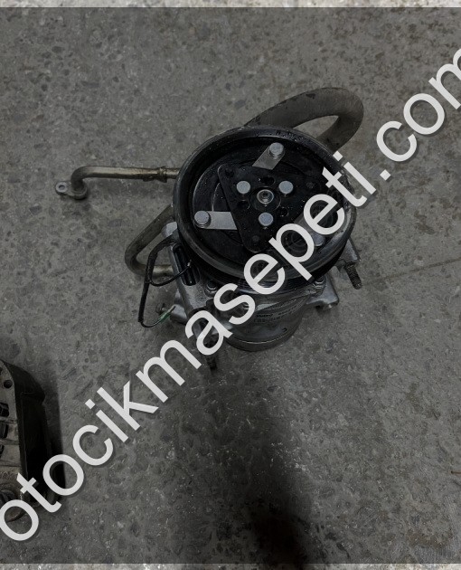 RENAULT CLIO 2 1.5 KILIMA KOMPRESÖRÜ ORJİNAL CIKMA TEMİZ