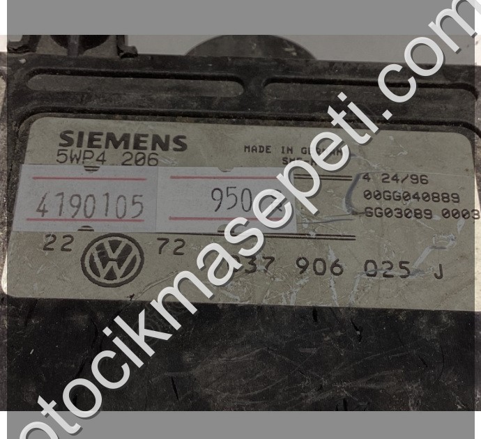 Volkswagen Golf 3 Motor Beyni 037906025J