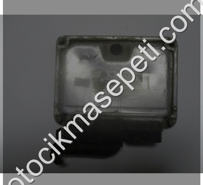 Volkswagen Golf Motor Beyni 06A906012AA ME7.1.1 - Volkswagen Oto Çıkma Parça