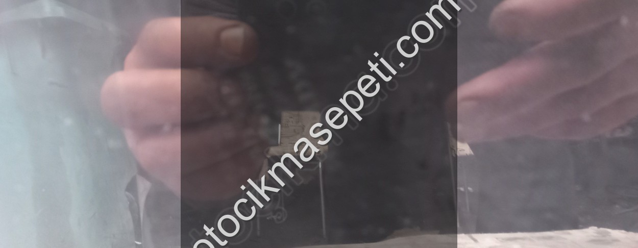 Honda jazz arka kelebek cam