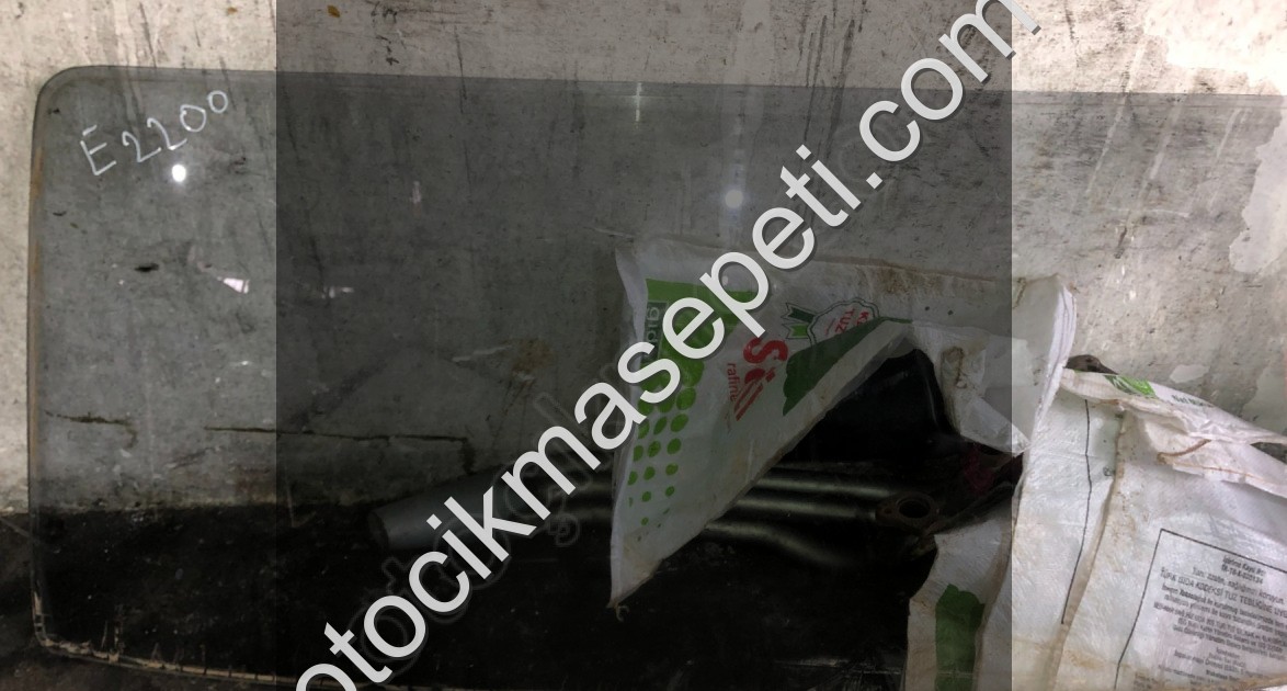 Mazda E2200 ÖN Cam