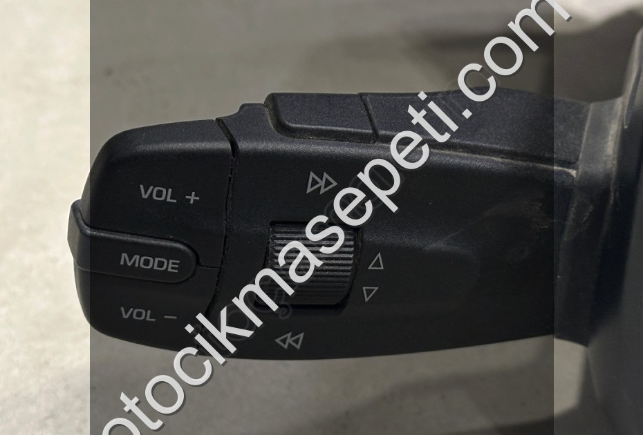 SEAT İBİZA DİREKSİYON RADYO KUMANDASI 6J0959441