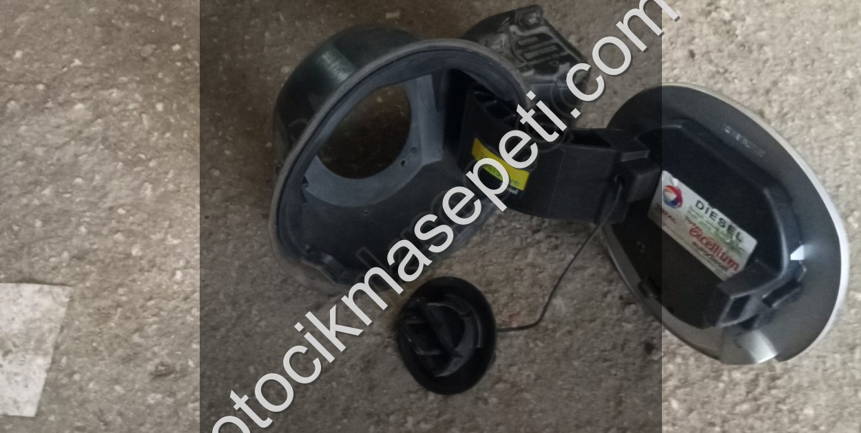 Renault Fluence dış depo kapağı 781200019R