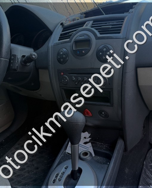 Renault Megane 2Radyo Dijital Klima Çerçevesi Gri  8200594696
