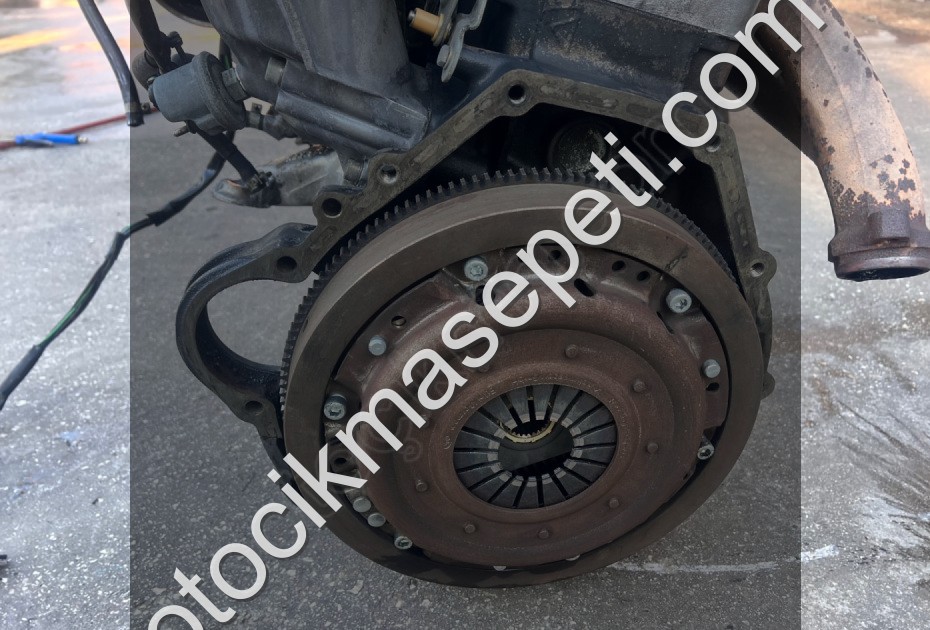 W124 MERCEDES 200 D BASKI BALATA SETİ ÇIKMA ORJİNAL