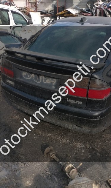 Laguna 1 bagaj camı