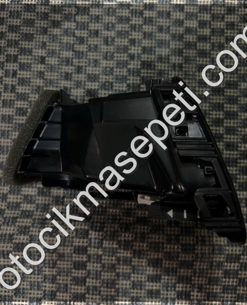 1K8819703 Sol Havlandırma Izgarası Scirocco (Piano Black)