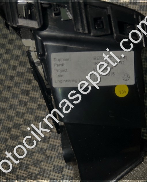 1K8819703 Sol Havlandırma Izgarası Scirocco (Piano Black)