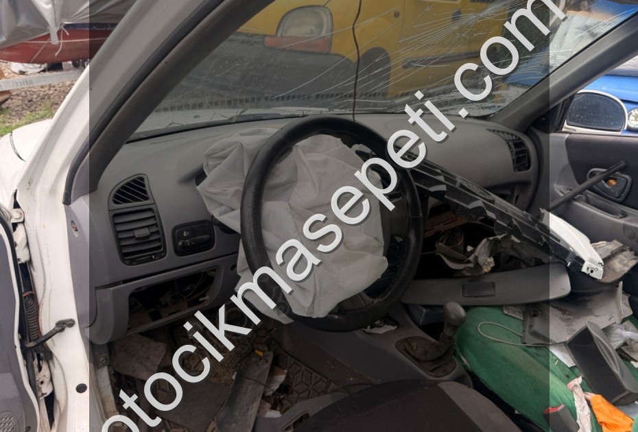 Hyundai Akcent Admira ön göğüs lük