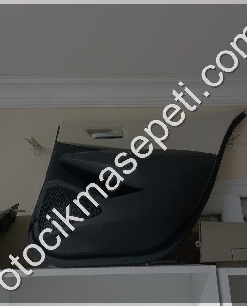 Corolla sağ arka kapı döşemesi bej