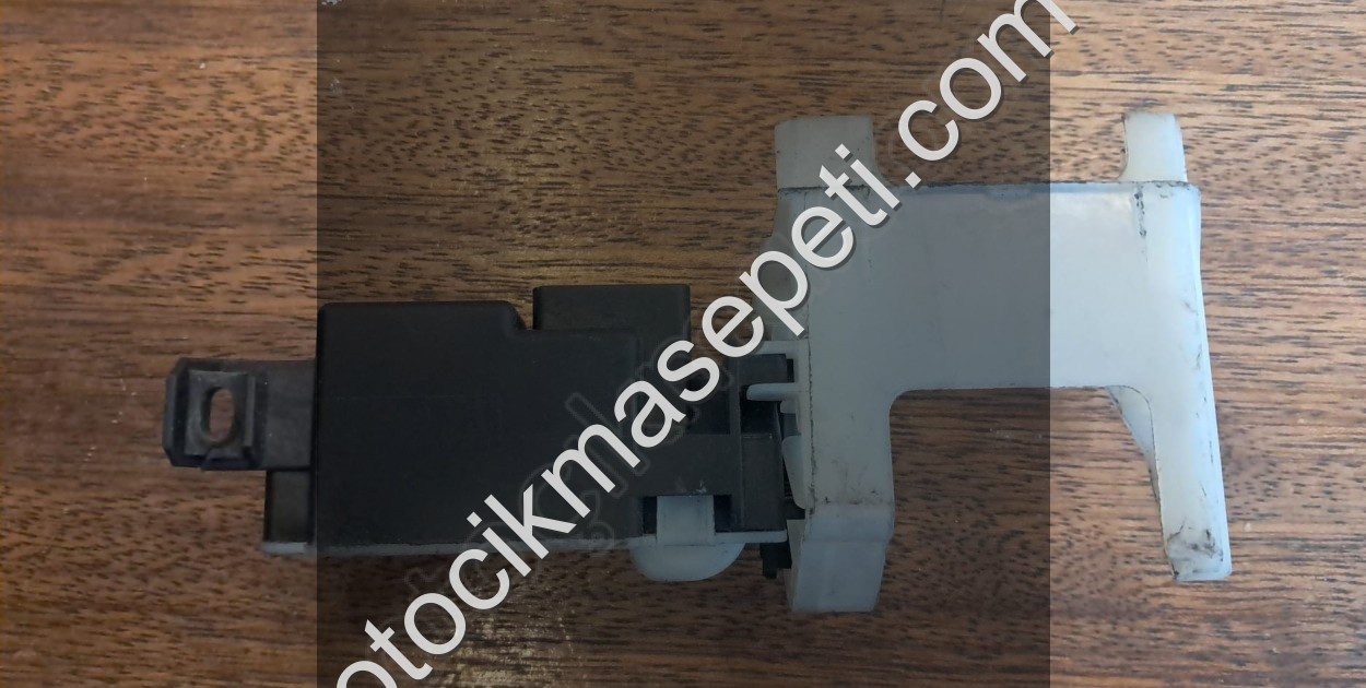 Mercedes GLA Geri Görüş Kamera Motoru 01150562932