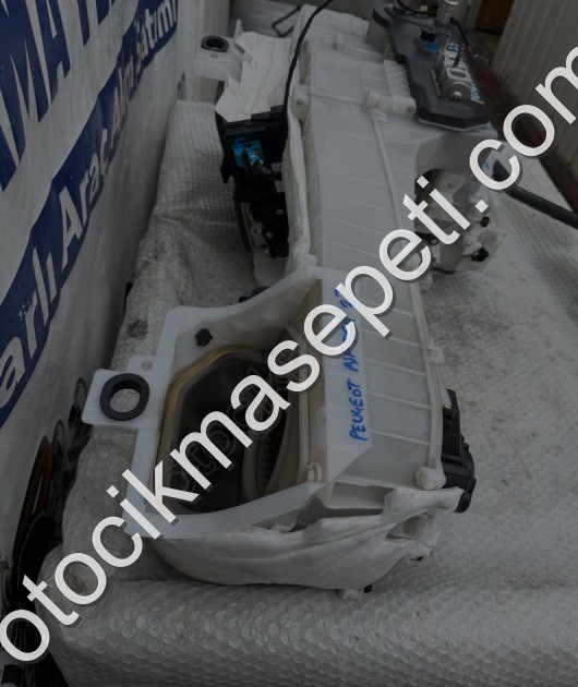 Peugeot Rifter Kalorifer Kutusu / Kazanı ORJİNAL