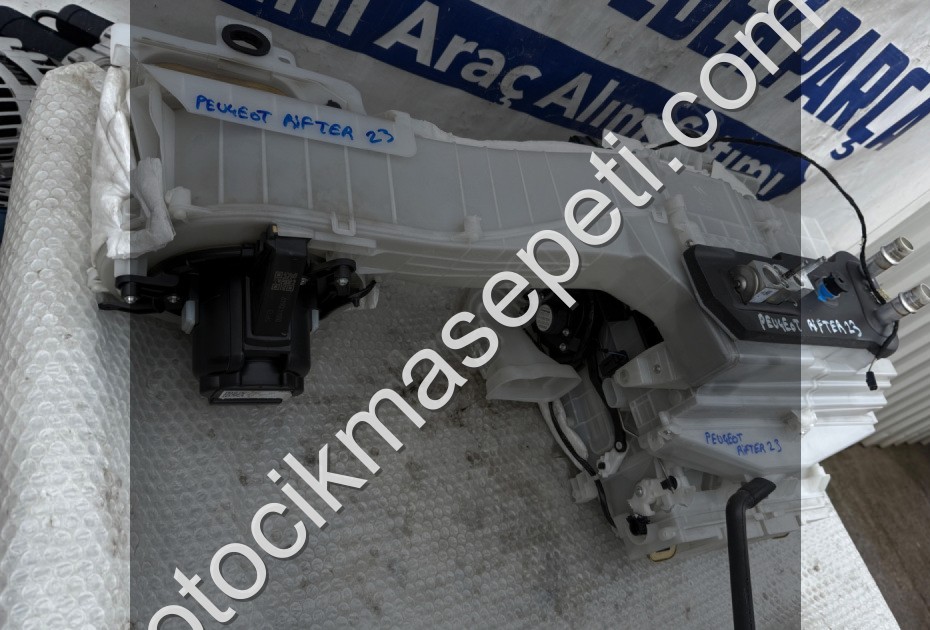 Peugeot Rifter Kalorifer Kutusu / Kazanı ORJİNAL