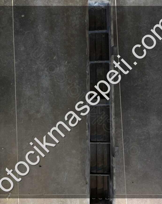 BMW G60 ÖN HAVA KANALI MOTORLU 23 5A09B57 Ç