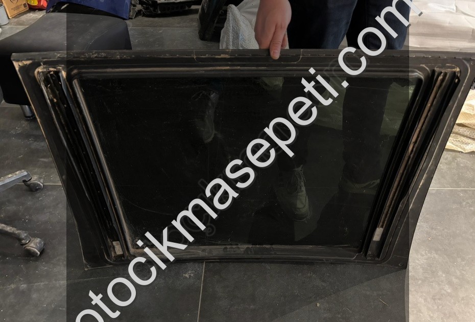 MERCEDES C W205 SUNROOF CAMI 2057800121 Ç