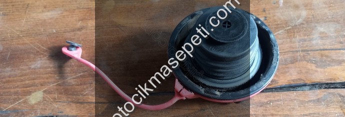 Cruze 2,0 dizel yakıt depo kapağı iç çıkma orj