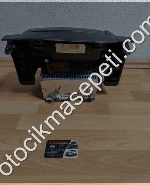 Nissan Note Orijinal Teyp Çerçevesi ve Teyp