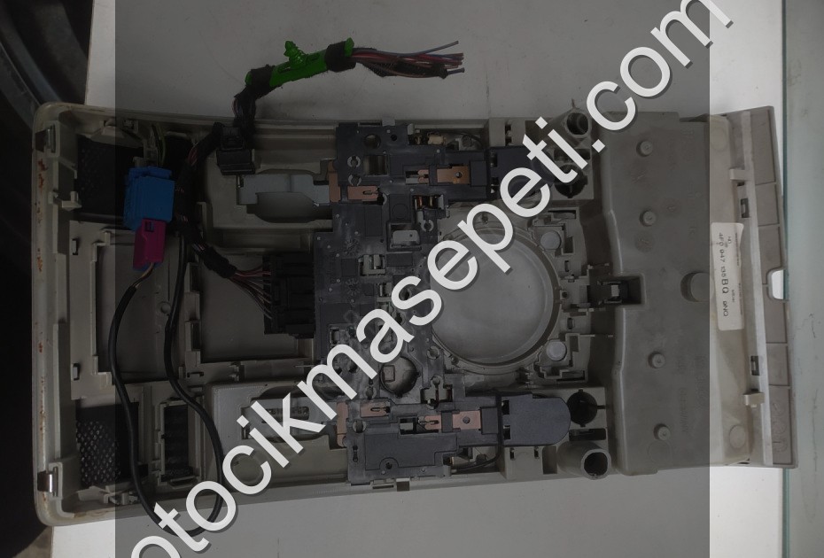4F0947135BQ AUDİ A6 C6 TAVAN LAMBASI SUNROOF DÜĞMESİ