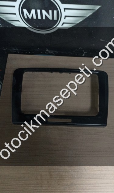 3T0858069 SKODA SUPER B TEYP ÇERÇEVESİ - Skoda Oto Çıkma Parça