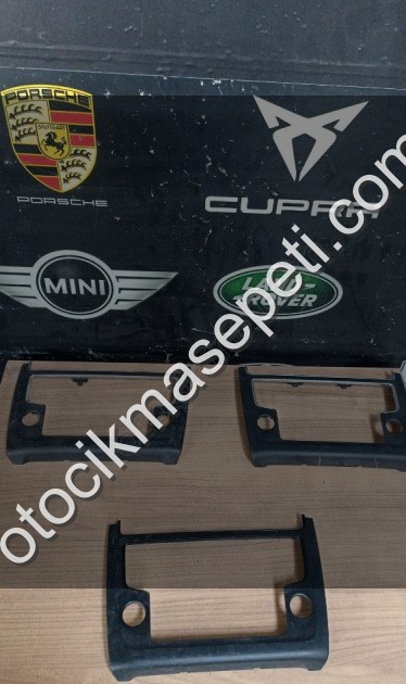 6C0858071 VW POLO TEYP ÇERÇEVESİ 20092017