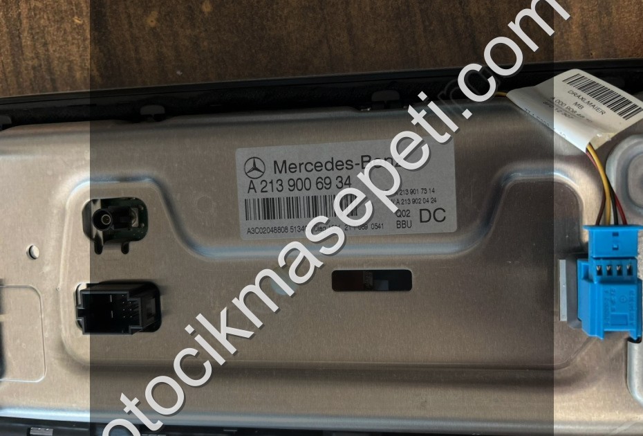 MERCEDES W213 A2139006934 EKRAN KOMPLE OTO FEDAİ
