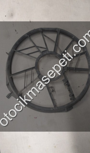 Mercedes Benz B180 b200 Fan davlumbazı - Mercedes Oto Çıkma Parça