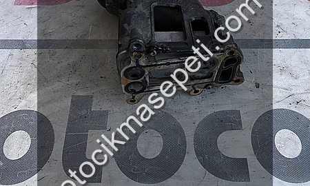 BMW X1E87 E60 E90 X3 E92 SOĞUTUCULU YAĞ FİLTRE KÜTÜĞÜ11427797392